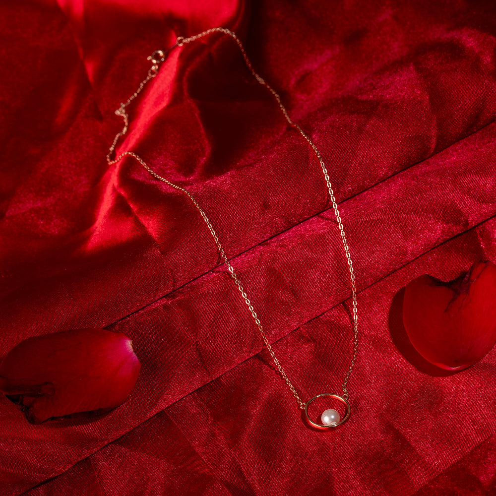 rose gold pendant with pearl