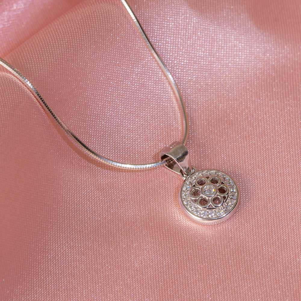 Diamond-Studded Circle pendant