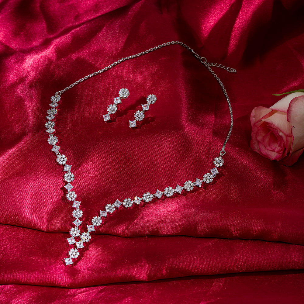 V-Neckline Glamour Necklace Set