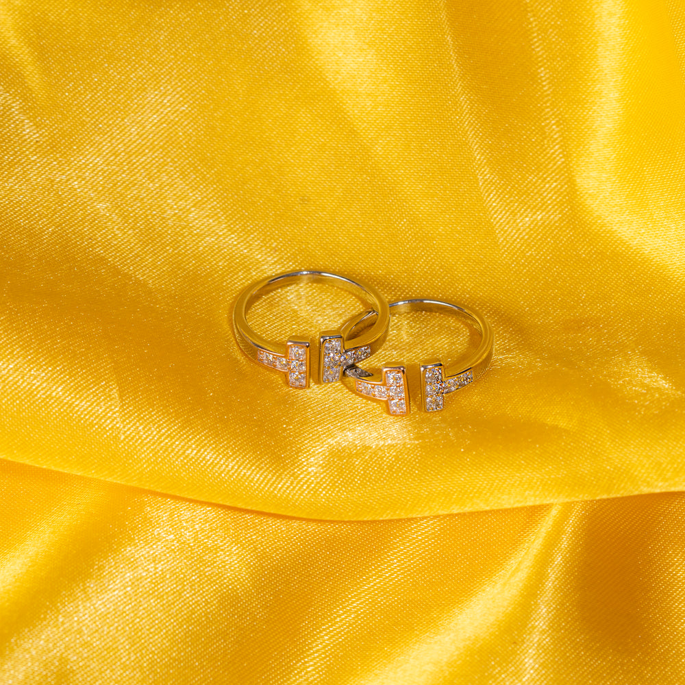 Dual Tone T Sparkle Toe Rings