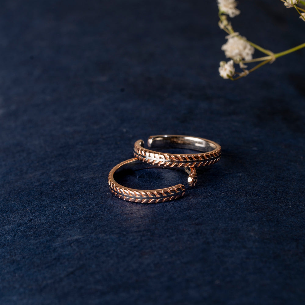 Silver Woven Charm Toe Ring