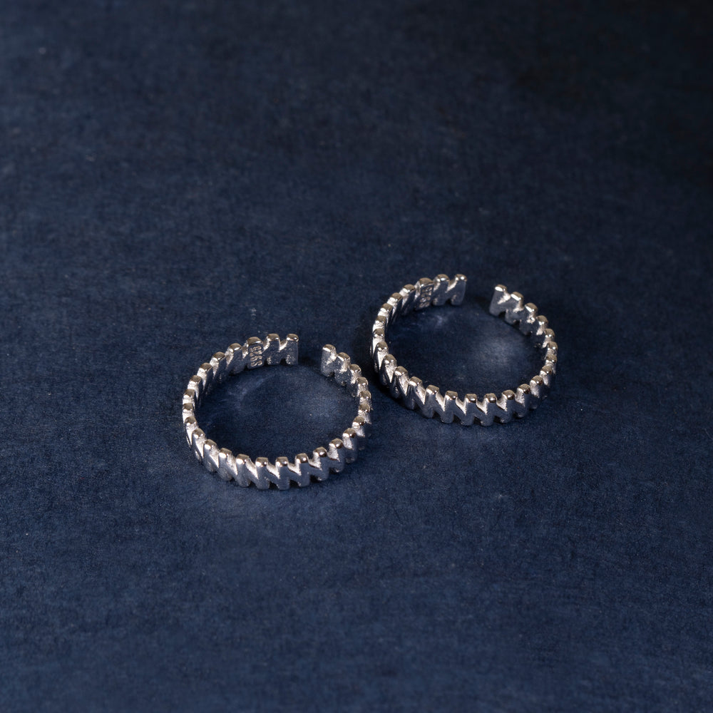 Zigzag Elegance Toe Ring