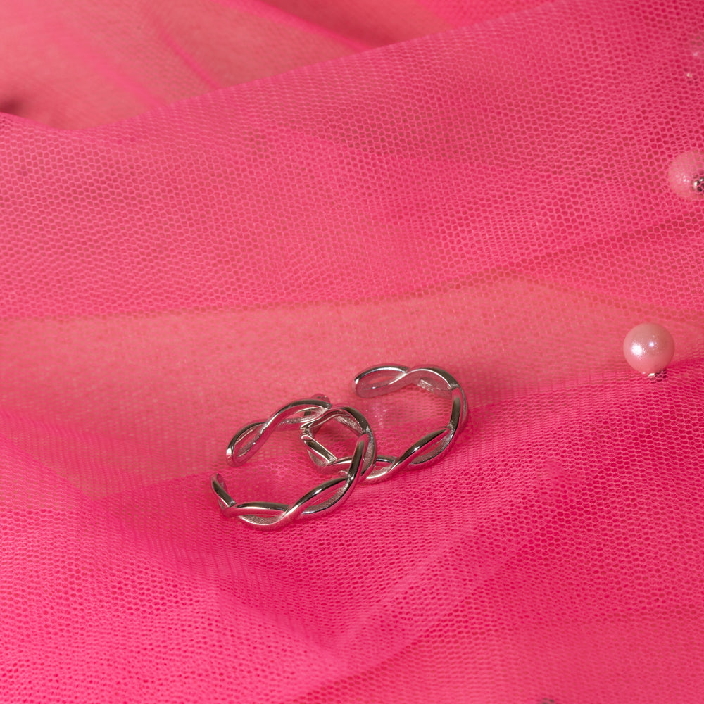 Serene Silver Twist Toe Ring