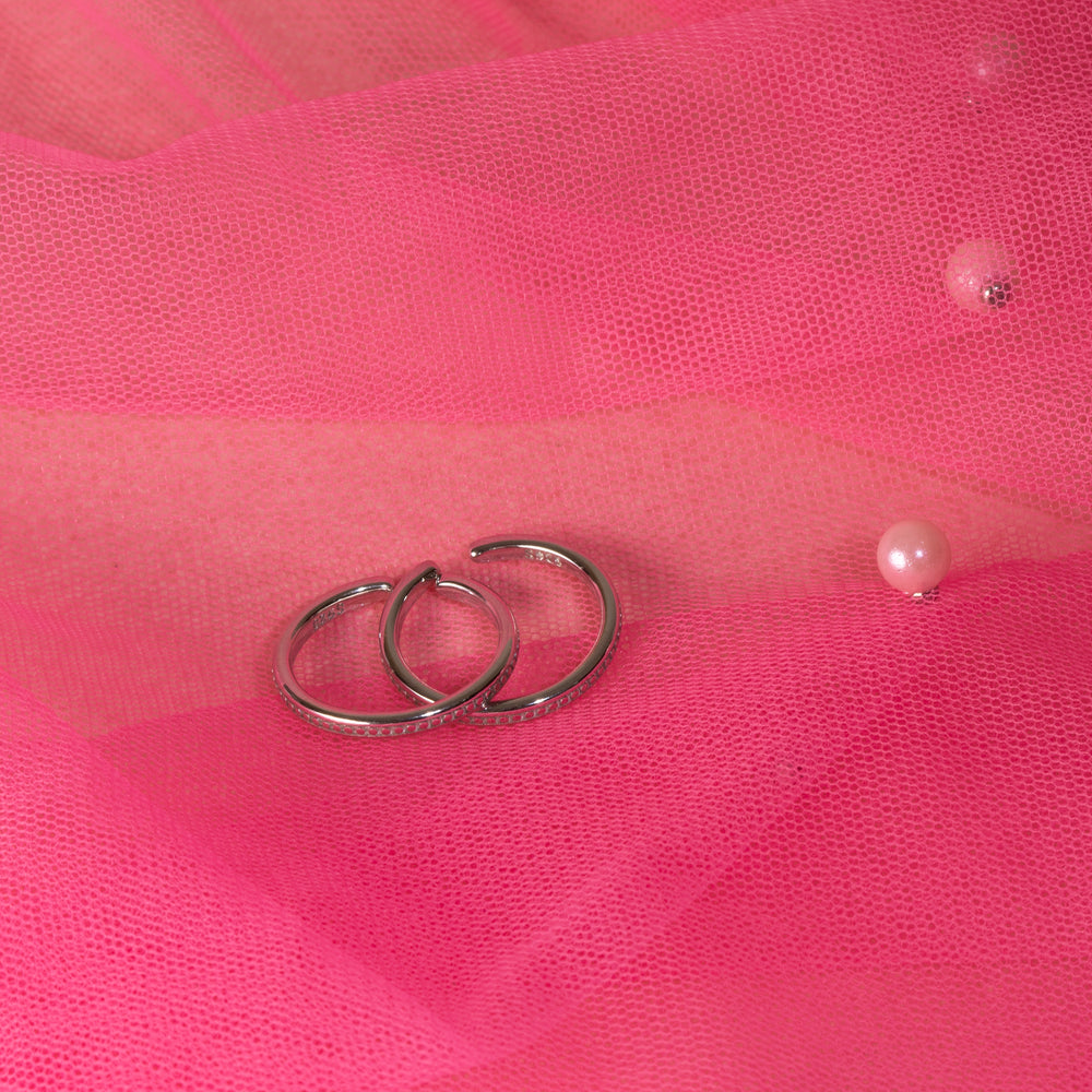 Textured Charm Toe Ring