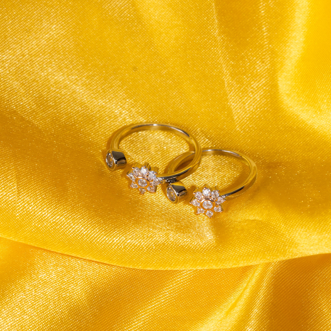 Add Instant Glamour to Any Outfit with Floral Sparkle Elegance Toe Rings